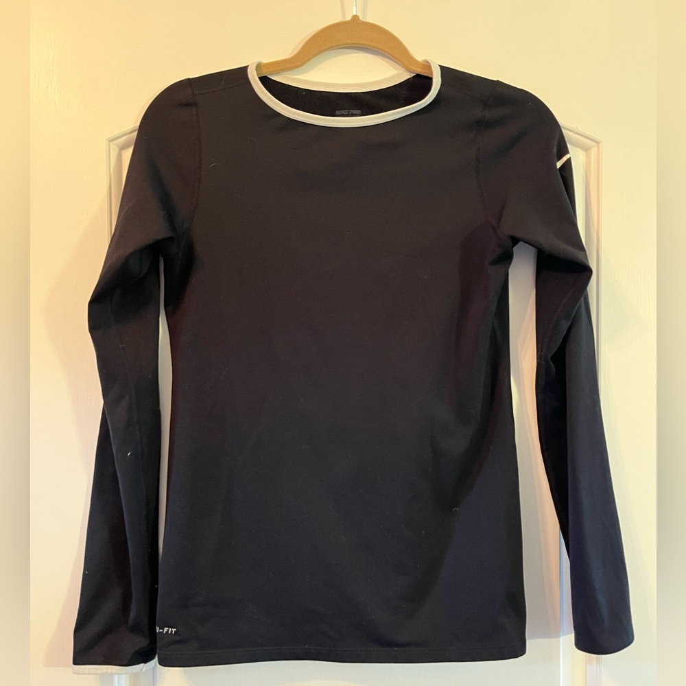 Nike long sleeve women’s workout top